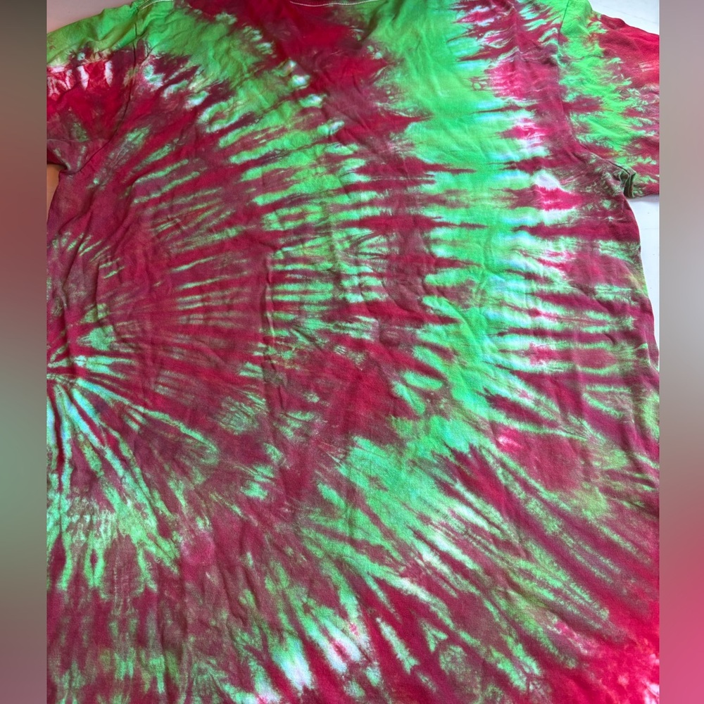 Hand Tie-Dye Shirt - Red and Green